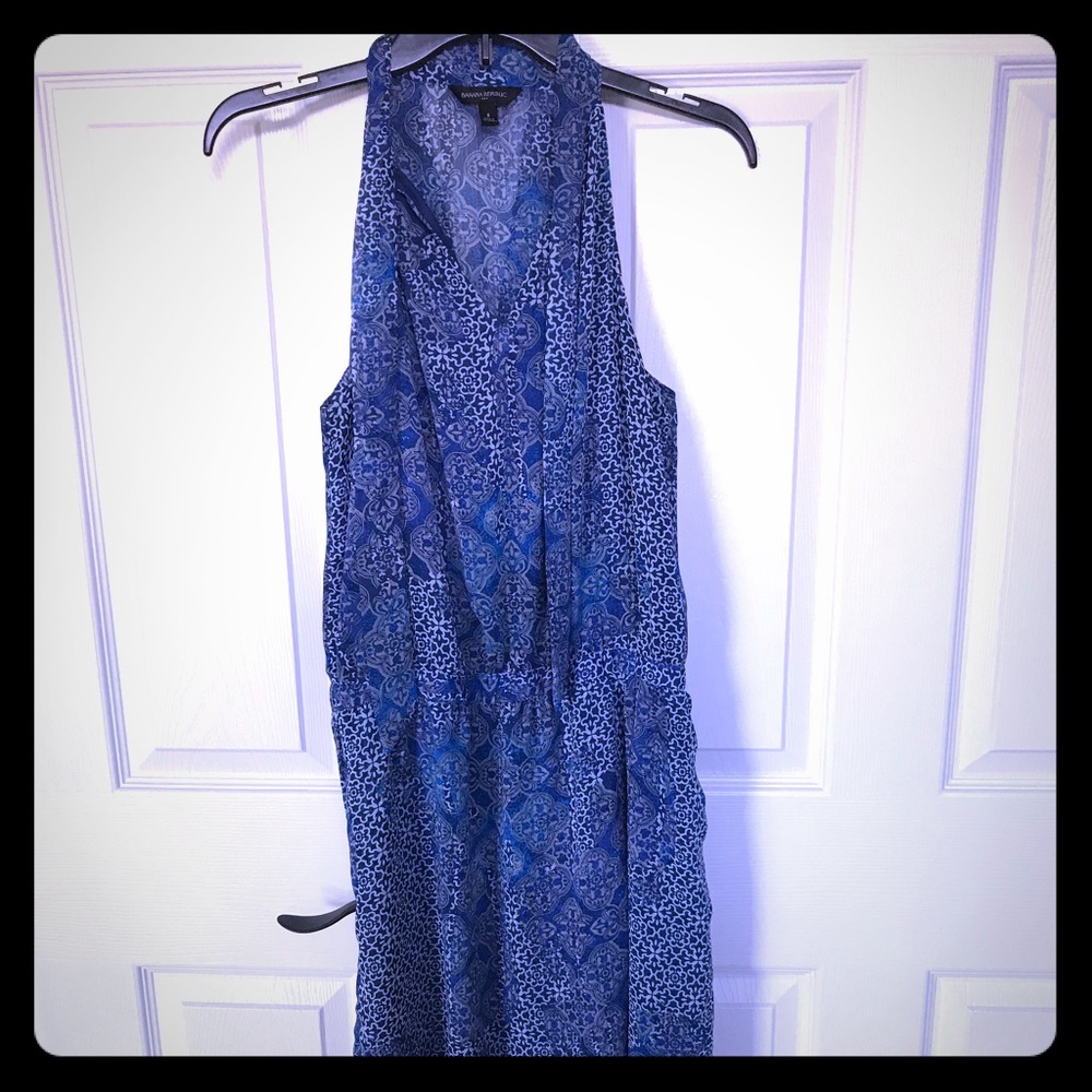 Sleeveless blue dress